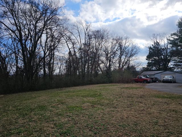 210 Twin Oaks Rd, Mcminnville, TN 37110