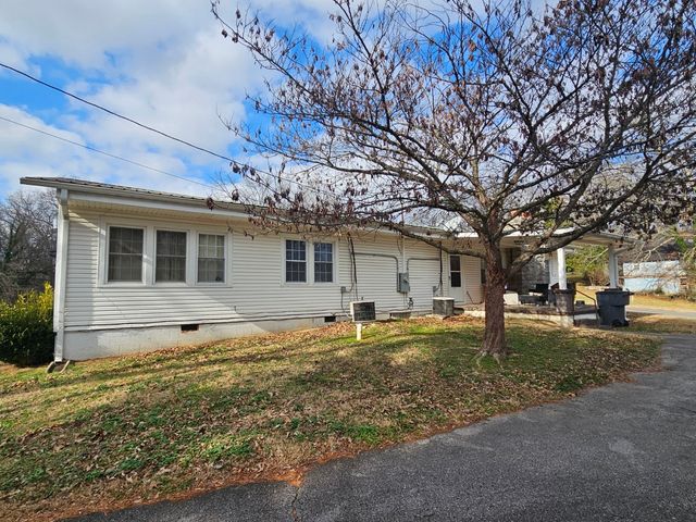 210 Twin Oaks Rd, Mcminnville, TN 37110