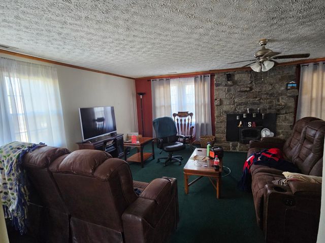 210 Twin Oaks Rd, Mcminnville, TN 37110