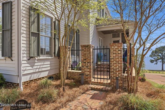 211 N Natchez Drive, Madison, MS 39110