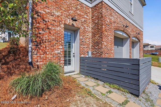 211 N Natchez Drive, Madison, MS 39110