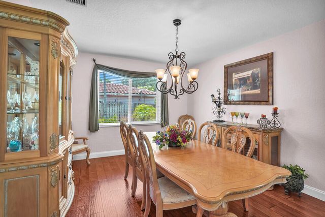 317 E Garden Cove Circle, Davie, FL 33325