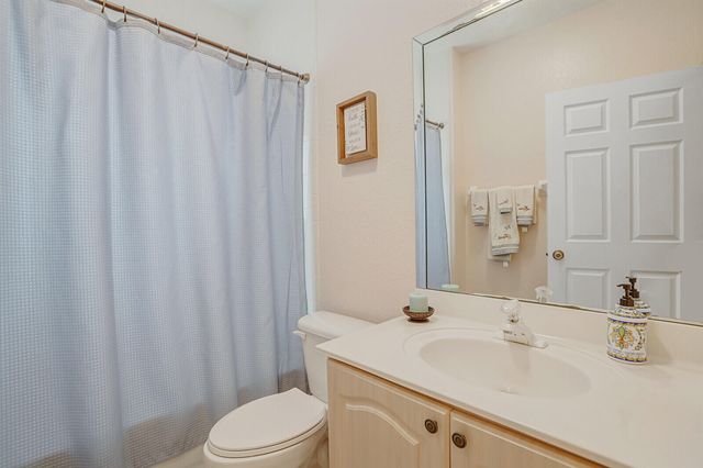 317 E Garden Cove Circle, Davie, FL 33325