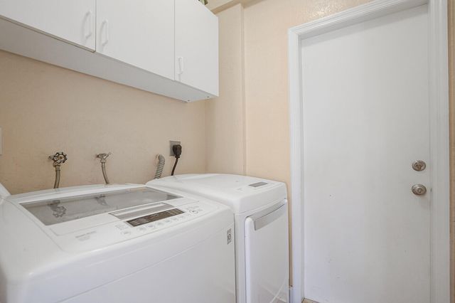 317 E Garden Cove Circle, Davie, FL 33325