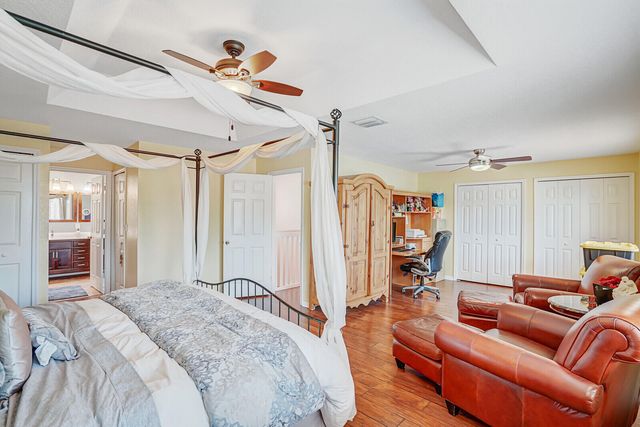 317 E Garden Cove Circle, Davie, FL 33325