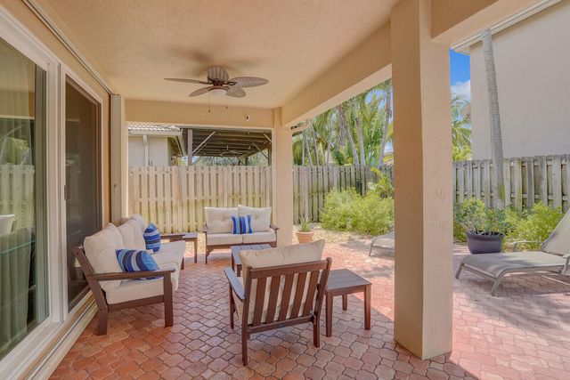 317 E Garden Cove Circle, Davie, FL 33325