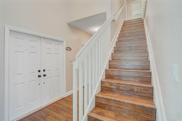 317 E Garden Cove Circle, Davie, FL 33325