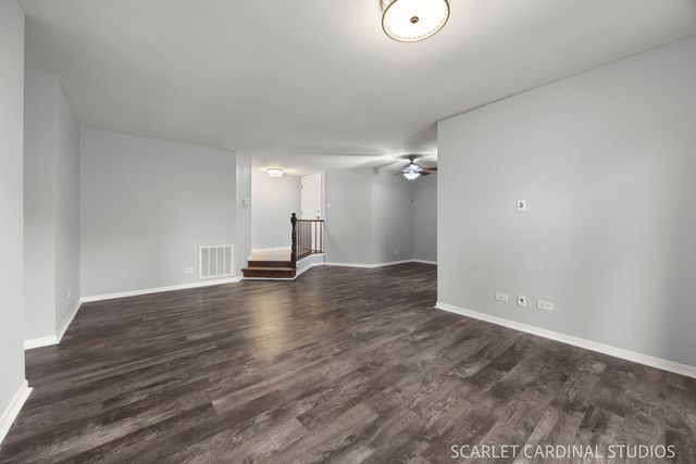 1773 Gloucester Court A, Wheaton, IL 60189