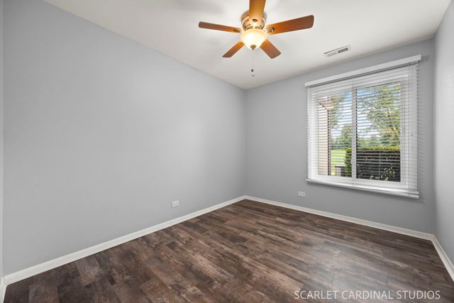 1773 Gloucester Court A, Wheaton, IL 60189