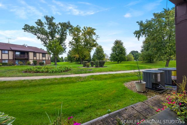1773 Gloucester Court A, Wheaton, IL 60189