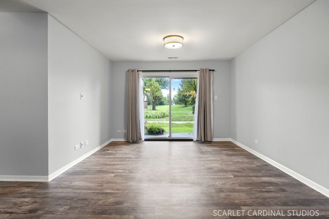 1773 Gloucester Court A, Wheaton, IL 60189