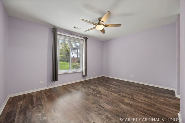 1773 Gloucester Court A, Wheaton, IL 60189