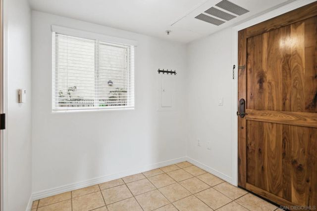 801 W W Hawthorn St 203, San Diego, CA 92101