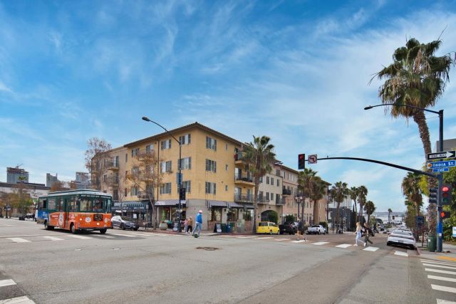 801 W W Hawthorn St 203, San Diego, CA 92101