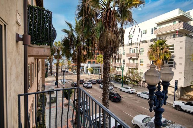 801 W W Hawthorn St 203, San Diego, CA 92101