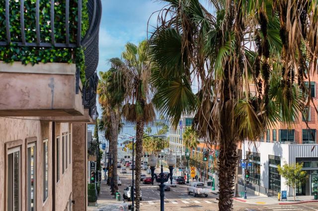 801 W W Hawthorn St 203, San Diego, CA 92101