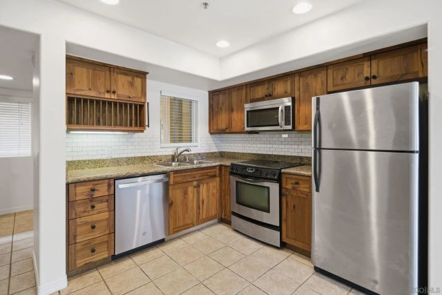 801 W W Hawthorn St 203, San Diego, CA 92101