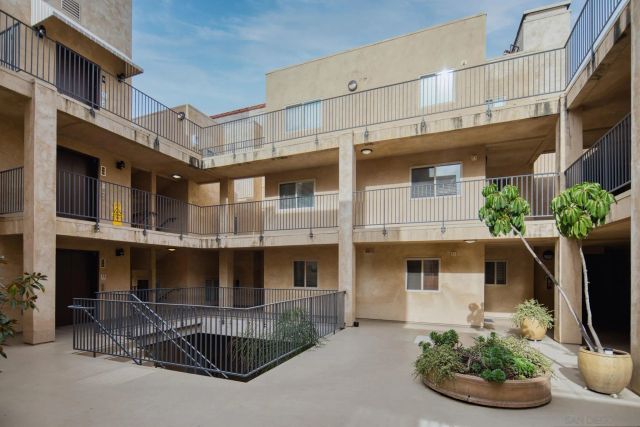 801 W W Hawthorn St 203, San Diego, CA 92101