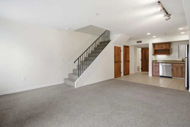 801 W W Hawthorn St 203, San Diego, CA 92101