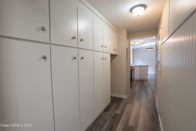 66 Juniper Ln, Naples, ID 83847