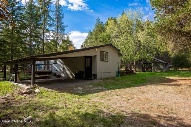 66 Juniper Ln, Naples, ID 83847