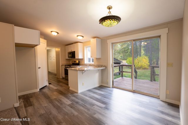 66 Juniper Ln, Naples, ID 83847