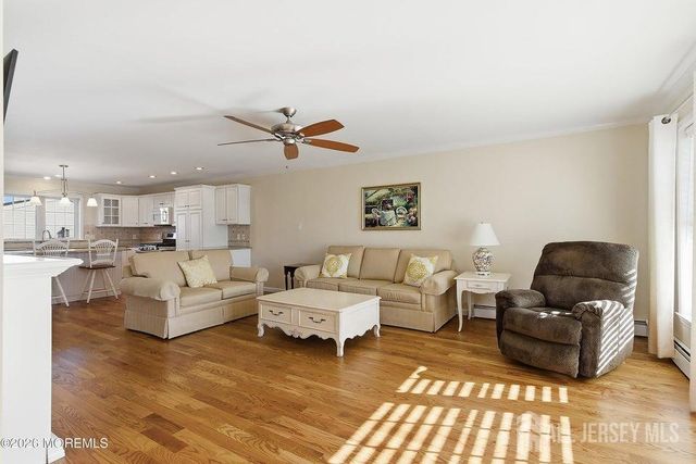 21 Jersey City Avenue, Lavallette, NJ 08735