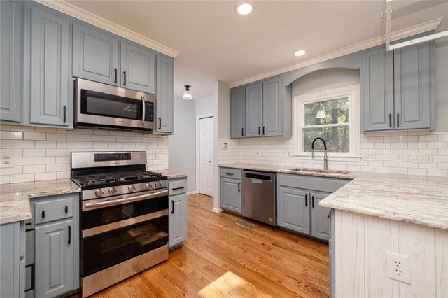 482 Broadstone Way NW, Acworth, GA 30101