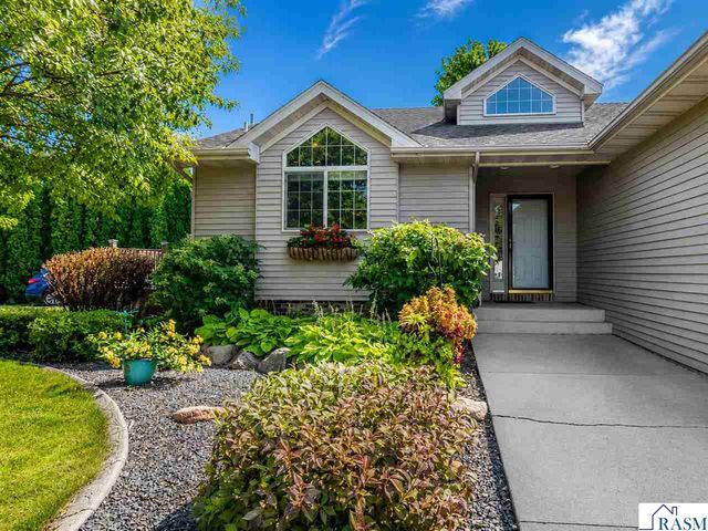 446 Thomas Drive, Eagle Lake, MN 56024