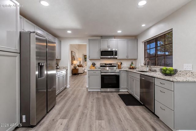 18836 N 94TH Avenue, Peoria, AZ 85382