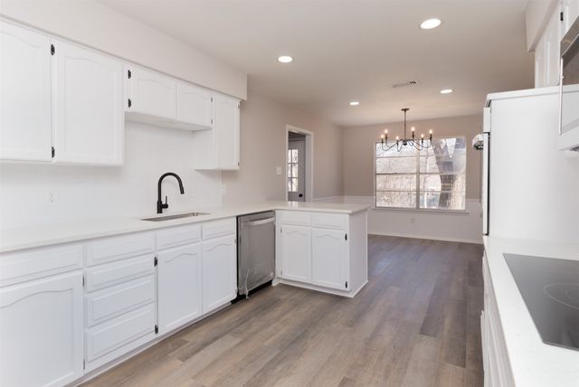 105 Timber Ridge Circle, Burleson, TX 76028
