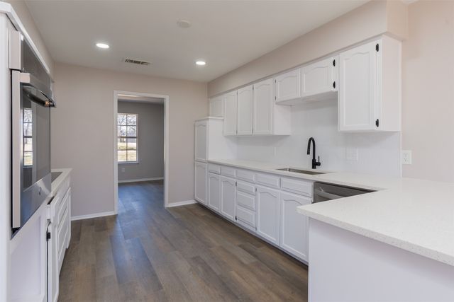105 Timber Ridge Circle, Burleson, TX 76028