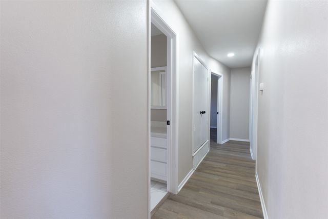 105 Timber Ridge Circle, Burleson, TX 76028