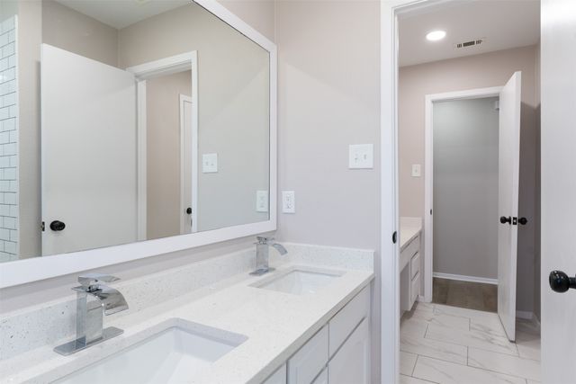 105 Timber Ridge Circle, Burleson, TX 76028