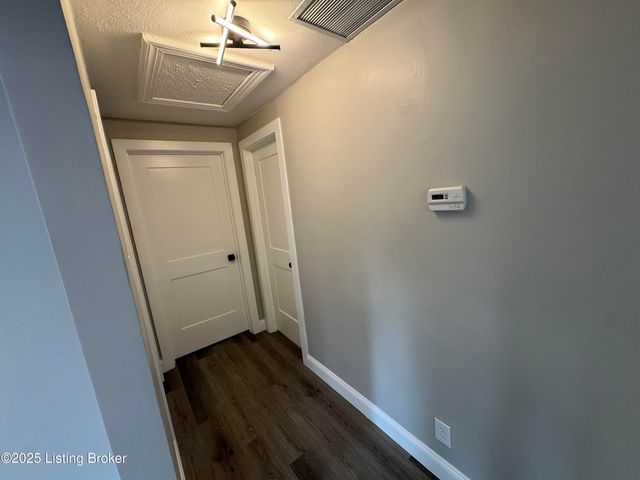 2709 Pioneer Rd, Louisville, KY 40216