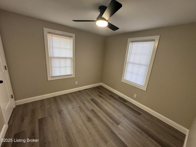 2709 Pioneer Rd, Louisville, KY 40216