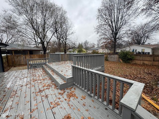 2709 Pioneer Rd, Louisville, KY 40216