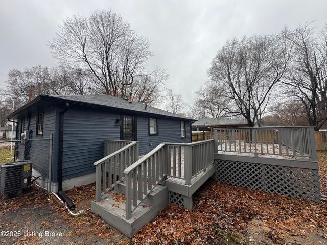 2709 Pioneer Rd, Louisville, KY 40216