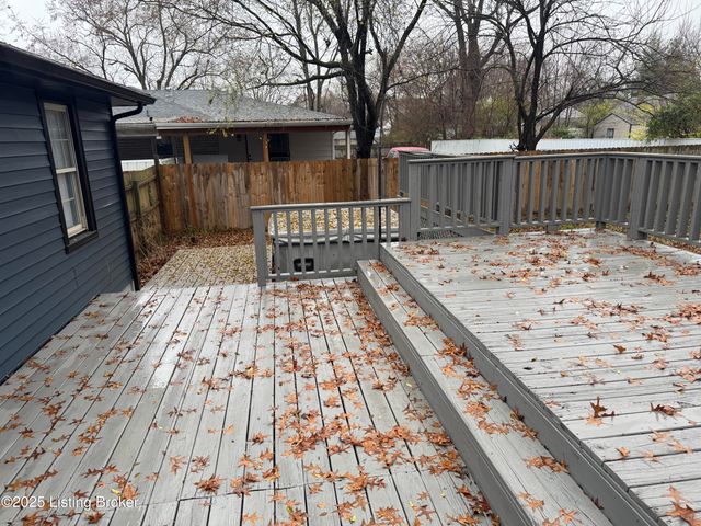 2709 Pioneer Rd, Louisville, KY 40216