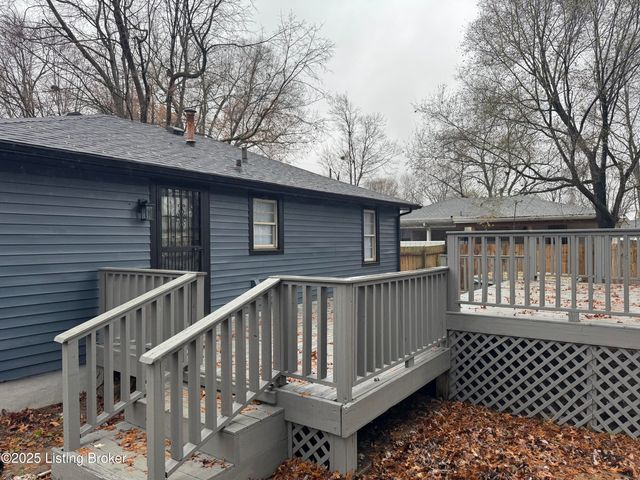 2709 Pioneer Rd, Louisville, KY 40216