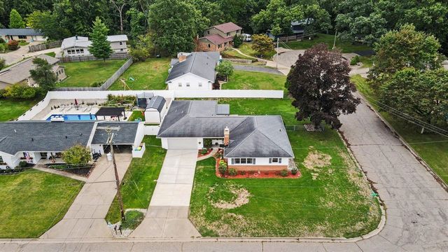 5215 Grosse Pointe Street, Portage, MI 49024