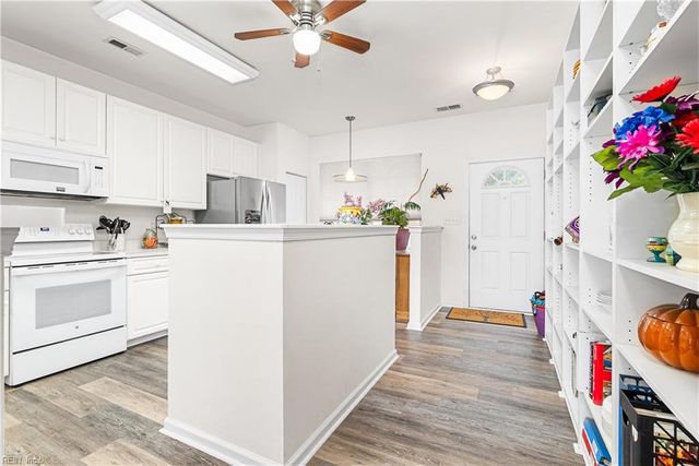 856 Devereaux DR, Virginia Beach, VA 23462