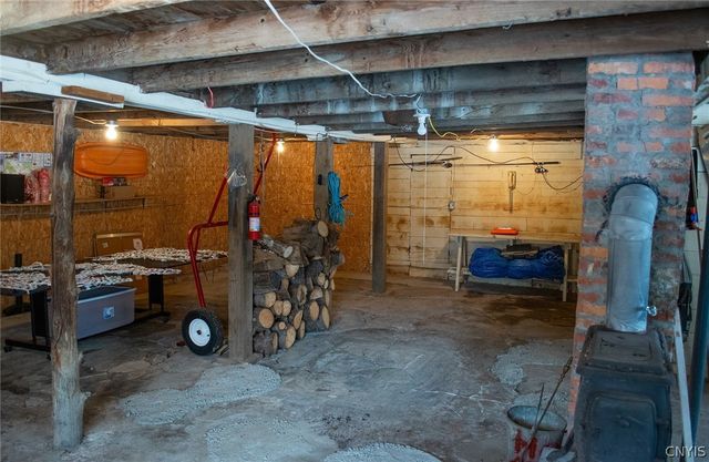 28 Meadow Street, Kirkland, NY 13323