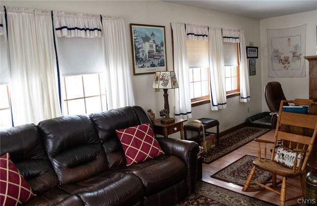 28 Meadow Street, Kirkland, NY 13323