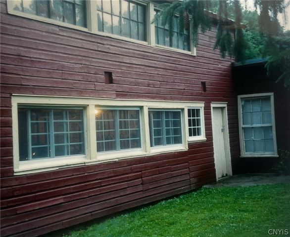 28 Meadow Street, Kirkland, NY 13323