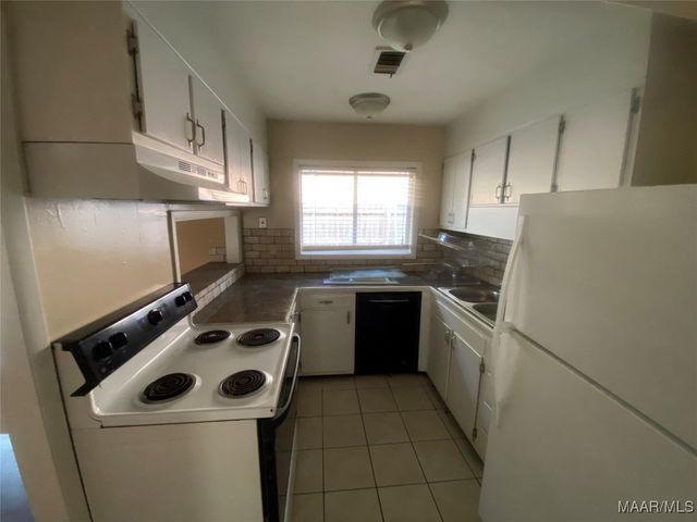 2440 Price Street B, Montgomery, AL 36111