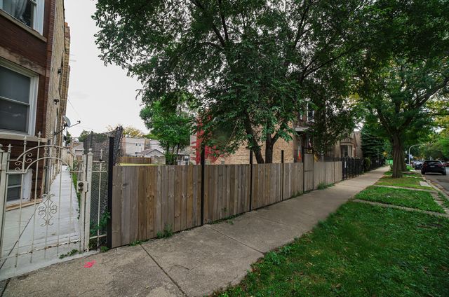 931 N Lawndale Avenue, Chicago, IL 60651