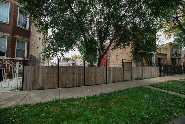 931 N Lawndale Avenue, Chicago, IL 60651