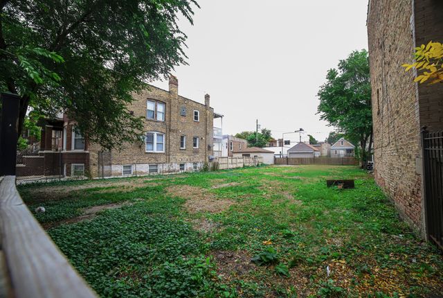 931 N Lawndale Avenue, Chicago, IL 60651