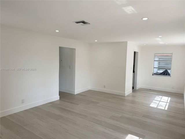 890 SW 28th St 2, Fort Lauderdale, FL 33315